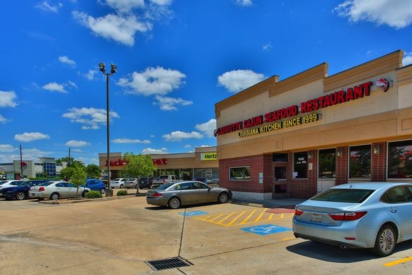 Silverlake Plaza II: 9330 Broadway St, Pearland, TX 77584